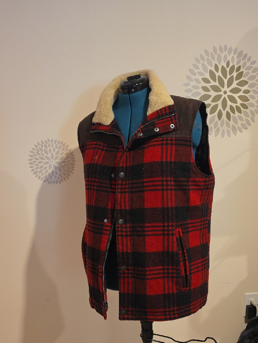 Lucky Brand Red & Black Plaid Huntington Sherpa Collar Vest